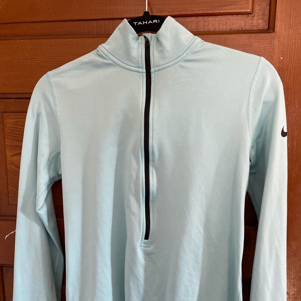Nike Women’s Pullover